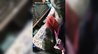 Poor desi maid handjob with owner