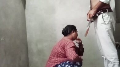 Fat landlord aunty sucking tenant’s desi cock