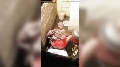Sardar ji fucking friend’s wife in toilet
