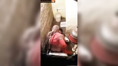 Sardar ji fucking friend’s wife in toilet