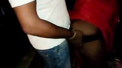 Hot bhabhi and lover fucked on the road at midnight!