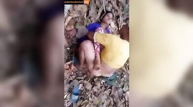 Assam girl from Bongaigaon pussy chudai in jungle