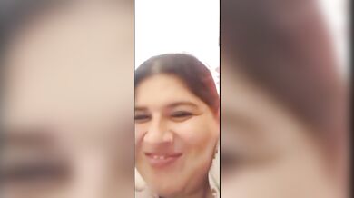 Sexy kashmiri aunty desi scandal porn video