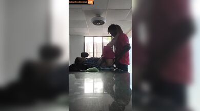Office HR lady fucked on the table of conference room