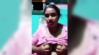 South karnataka hot bhabhi showing tanker boobs