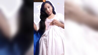 New camgirl babe shows desi hairy pussy