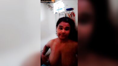 Big boobs oriya bhabhi nude xxx reel in bathroom