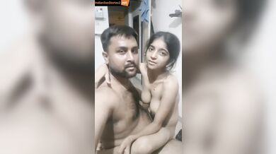 Skinny desi girlfriend rides nicely