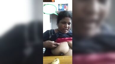 Tamil mom playing with her milky boobs
