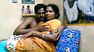 Mature tamil aunty fucked hard in her desi scandal video