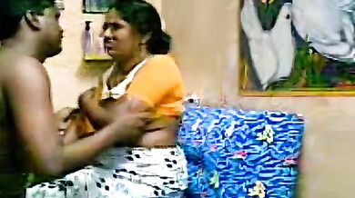 Mature tamil aunty fucked hard in her desi scandal video