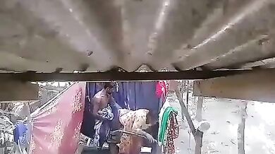 Big gaand muslim chachi fucked by bhatija in open bathroom