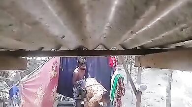 Big gaand muslim chachi fucked by bhatija in open bathroom