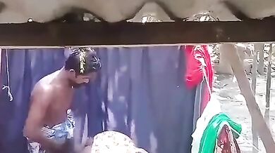 Big gaand muslim chachi fucked by bhatija in open bathroom