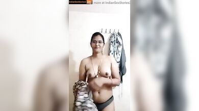 Telugu village aunty saree stripping hot clip