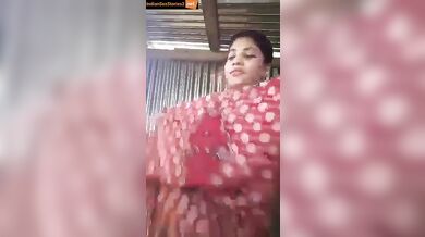 Bihari bhauji hot strip mms made by mobile