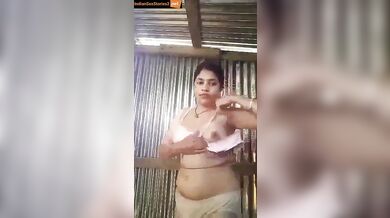 Bihari bhauji hot strip mms made by mobile