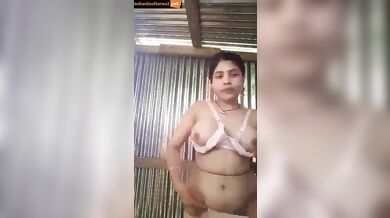 Bihari bhauji hot strip mms made by mobile