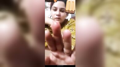 Muslim village bhabhi fingering her fluffy pussy