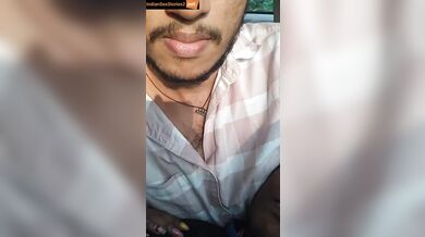 Young telugu girl boobs sucking with colleague in car mms