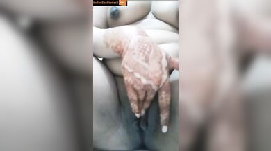 Rajasthani muslim bhabhi showing pussy in naked video call