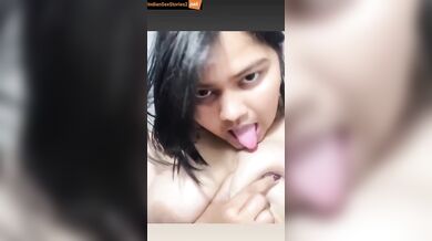 Punjabi hot bhabhi sucking her own boobs
