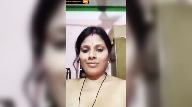 Mature Indian milf srips saree and fingers for her lover
