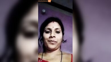 Mature Indian milf srips saree and fingers for her lover