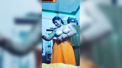Mature Indian milf srips saree and fingers for her lover
