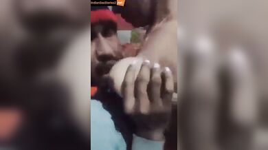 Hot bhabhi and lover boobs sucking and chudai in desi scandal mms