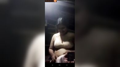 Innocent odiya milf showing pussy in nude video chatting