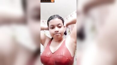 Sexy bhabhi shows big boobs in hot bathroom mms