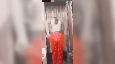 Big gaand bihari girl stripping in hot mms video