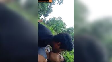 Assam guy fucking a callgirl bhabhi in the farm