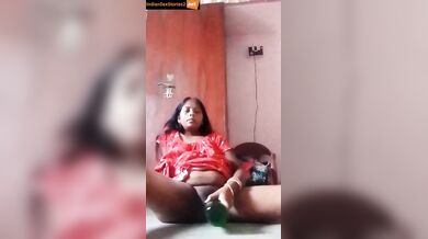 Tamil bhabhi in nighty fucking a beer bottle