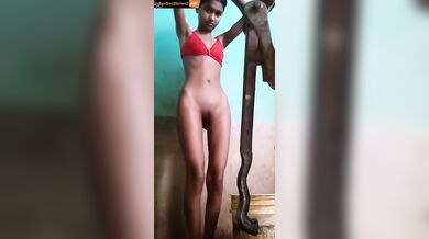 Slim marathi girl showing her pussy while taking bath