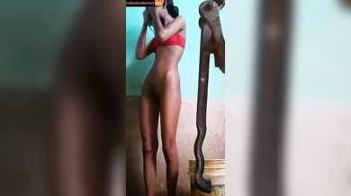 Slim marathi girl showing her pussy while taking bath