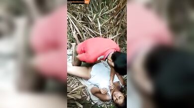 Desi girlfriend sharing in xxx jungle video