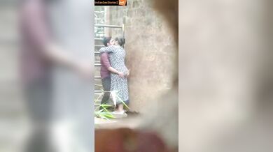 Cheating bhabhi giving blowjob in garden - Hidden cam mms