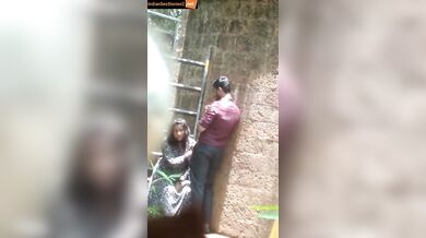 Cheating bhabhi giving blowjob in garden - Hidden cam mms