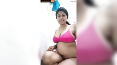Sexy mallu lady shows naked body in xxx bathroom video
