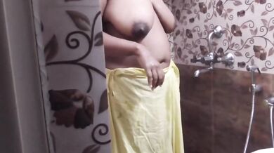 Tamil hot sex video of couple's bathroom sex