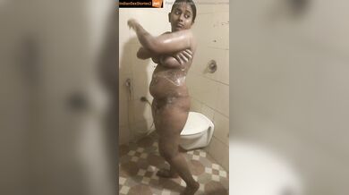Tamil girl nude bath video made by her boyfriend