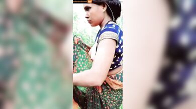 Desi randi komal bhabhi fucked in the jungle