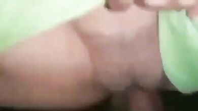 Desi girl tight pussy fuckikng at home (XXX video)