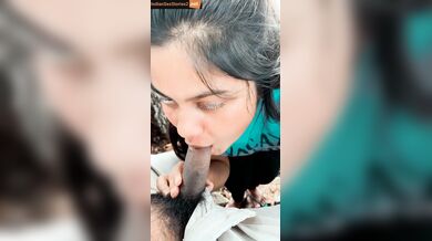 Outdoor sucking clip of hot chennai girlfriend