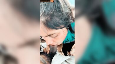 Outdoor sucking clip of hot chennai girlfriend