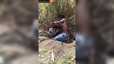 Desi girl caught fucking in sugarcane farm