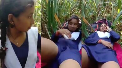 Young UP girl fucking in farm with lover