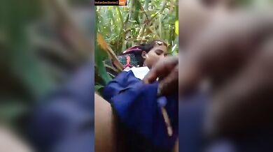 Young UP girl fucking in farm with lover